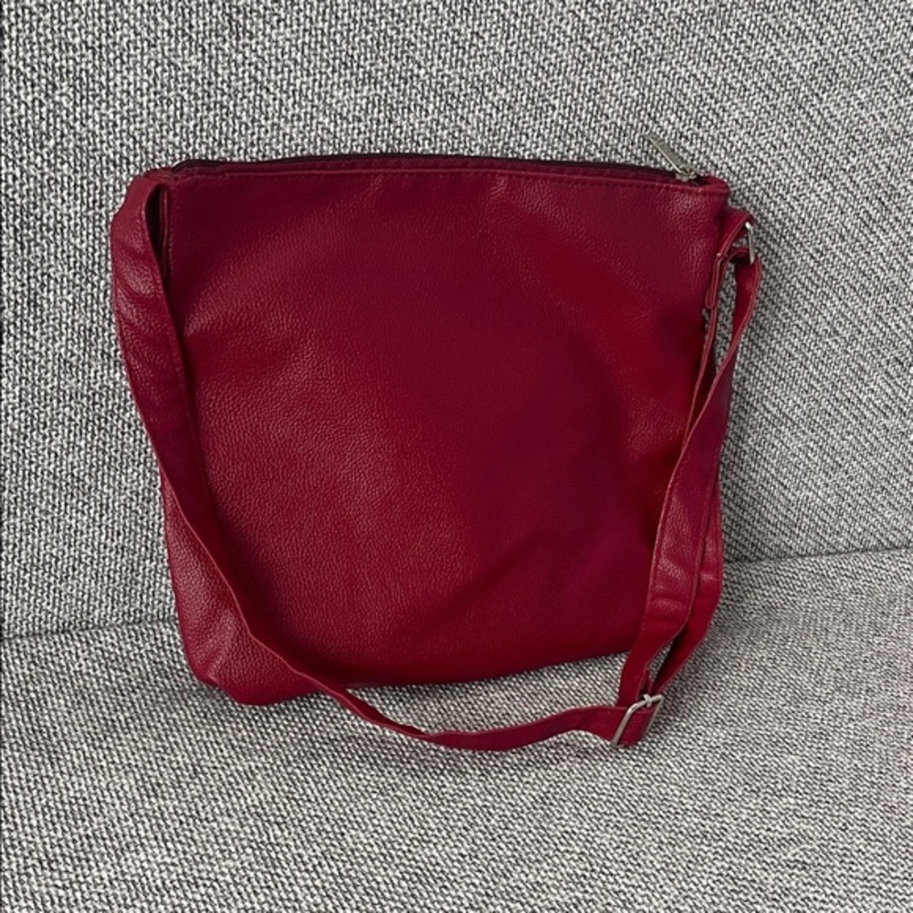 Gold Coast Elegant Red Shoulder Bag